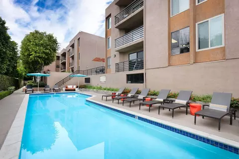 14614 Burbank Blvd #110, Los Angeles, CA 91411