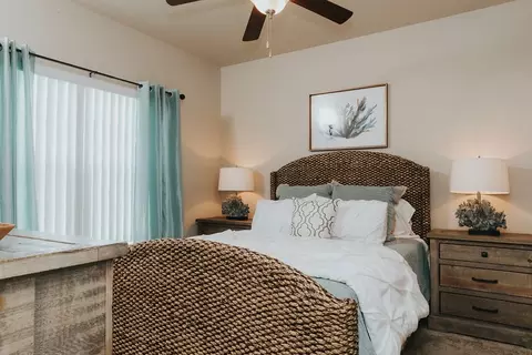 100 Cameron Isles Ct #9-915, Houma, LA 70360