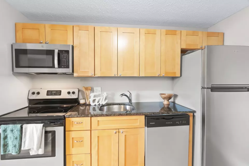  1120 Fox Hill Dr #210, Monroeville, PA 15146 photo 9