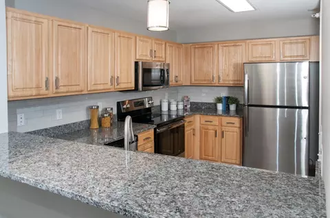 325 Engler Blvd #244, Chaska, MN 55318