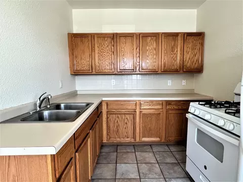 1469 Randolph Ave #12, Saint Paul, MN 55105