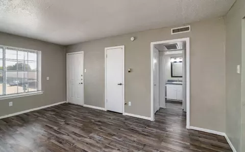 306 Martha St #A222- A2, Euless, TX 76040