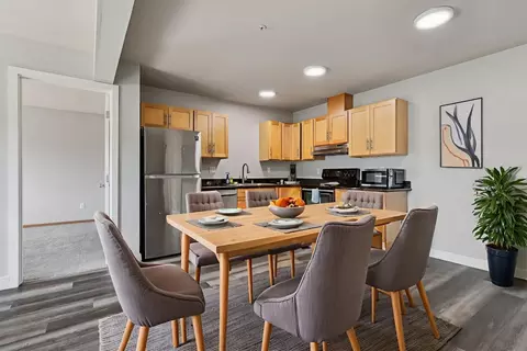 901 E 72nd St #921-2F, Tacoma, WA 98404