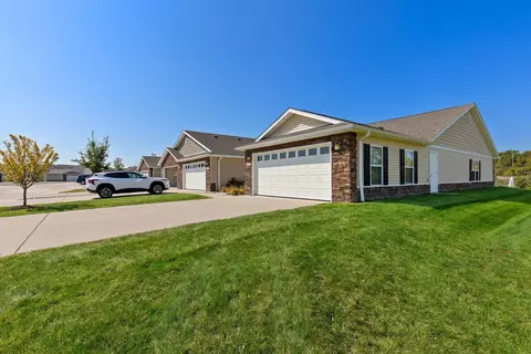 2339 Blakely Dr #8068W, Grand Blanc, MI 48439
