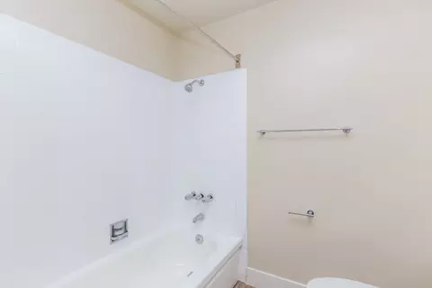 100 Monte Cresta Ave #105, Oakland, CA 94611
