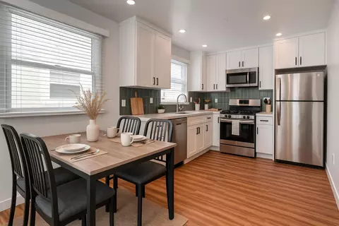1325 W 24th St, Los Angeles, CA 90007