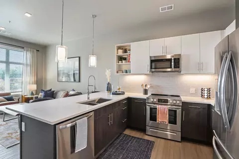 800 S Valentia St #327, Denver, CO 80247