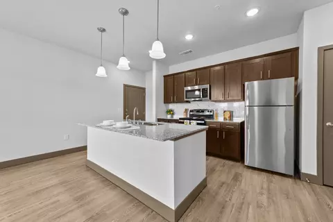 610 Wood St #222, Athens, TX 75751