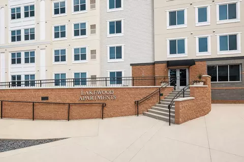 705 Town Center Pkwy #402, Lino Lakes, MN 55014