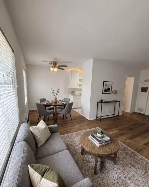 334 S Hobart Blvd #02406, Los Angeles, CA 90020