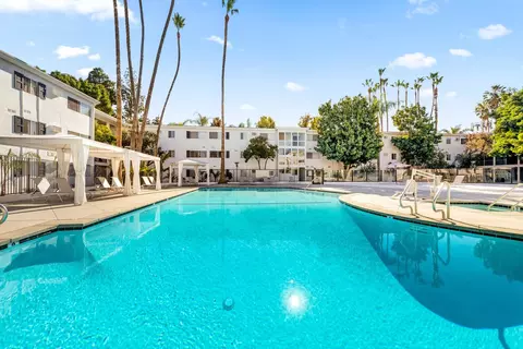 15353 Weddington St #D222, Los Angeles, CA 91411
