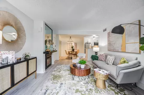 21601 Erwin St #0343, Woodland Hills, CA 91367
