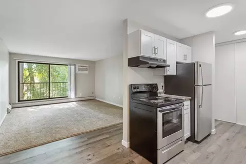 6048 Upper 51st St N #216, Oakdale, MN 55128