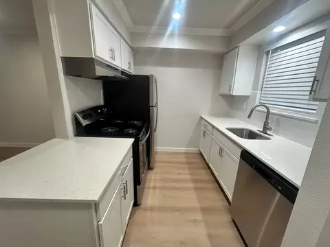 600 S 1st St #WIL-342, Austin, TX 78704