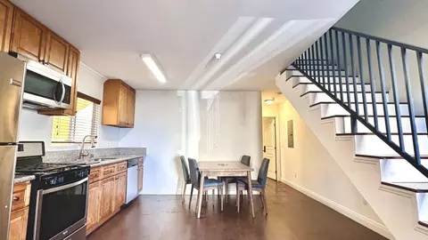 1360 W 24th St, Los Angeles, CA 90007