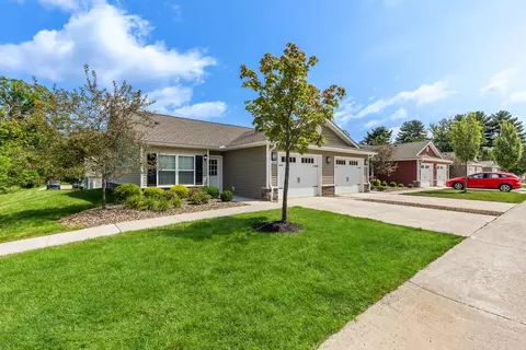 235 Redwood Dr #367, Newark, OH 43055