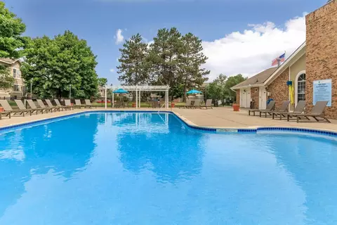 6834 Chimney Hill Dr #2508, West Bloomfield, MI 48322