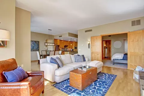 4201 Sunset Dr #4201-104, Spring Park, MN 55384