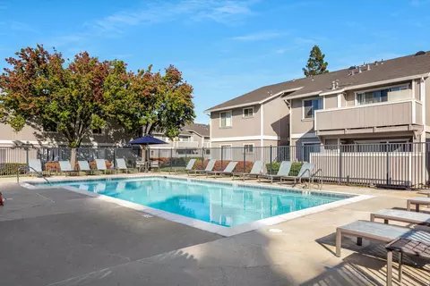 901 Sara Ct #253, Vacaville, CA 95687