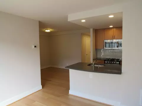 1112 M St NW #0406, Washington, DC 20005