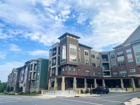 5350 Pinehurst Park Dr #1016, Charlotte, NC 28211