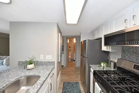 8101 Laguna Dr #8149-3, Indianapolis, IN 46260