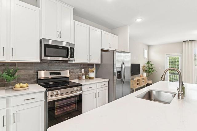 4904 Parkway Plaza Blvd #2043, Charlotte, NC 28217