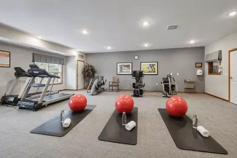 1351 Lake Dr W #312, Chanhassen, MN 55317