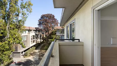 1080 Carolan Ave #101, Burlingame, CA 94010