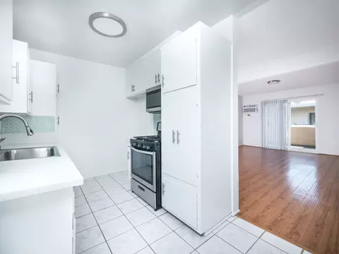 1863 10th St #031M, Santa Monica, CA 90404