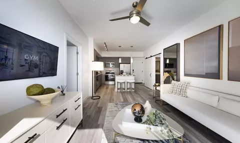445 Hialeah Dr #820, Hialeah, FL 33010
