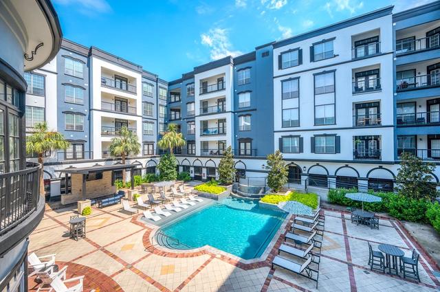 3210 Louisiana St #00-3201, Houston, TX 77006