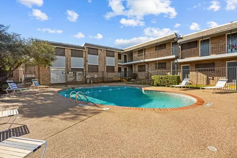 2538 Bahama Dr #237, Dallas, TX 75211