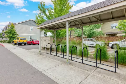 243 R St #1, Springfield, OR 97477 photo 3