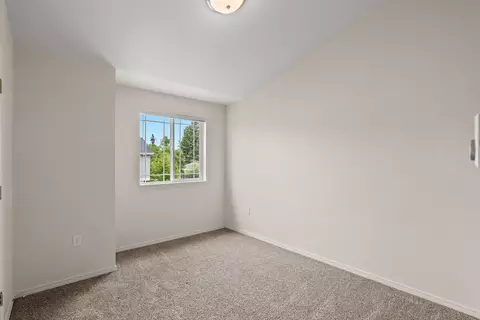 243 R St #1, Springfield, OR 97477 photo 11