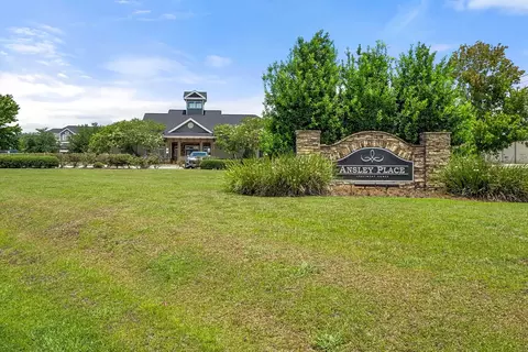 100 Ansley Place Ct #423, Houma, LA 70360