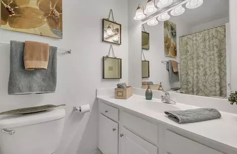 6826 Veterans Memorial Blvd #208, Metairie, LA 70003