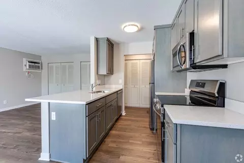 2050 2052 East 7th Ave #206-2050, North Saint Paul, MN 55109