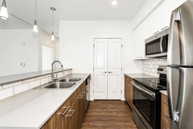 16605 Ash Way #H-302, Lynnwood, WA 98037