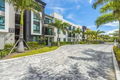 5840 Lakeshore Dr #1-1-210, Fort Lauderdale, FL 33312