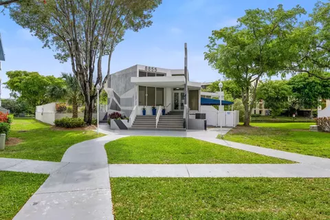 8855 Fontainebleau Blvd #71-401, Miami, FL 33172