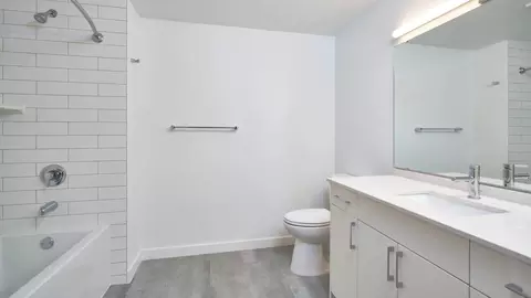 16015 Cleveland St #512, Redmond, WA 98052