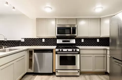 1329 Lombard St #202, Philadelphia, PA 19147