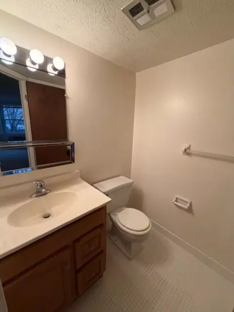 20201 Lorain Rd #809, Fairview Park, OH 44126