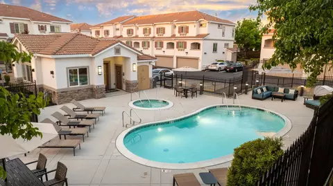 512 Adora Cir #1611, Roseville, CA 95678
