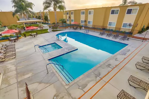 6200 Edinger Ave #927, Huntington Beach, CA 92649