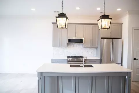 40 E Lincoln St #403, Columbus, OH 43215