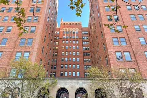 5801 S Dorchester Ave #D11, Chicago, IL 60637