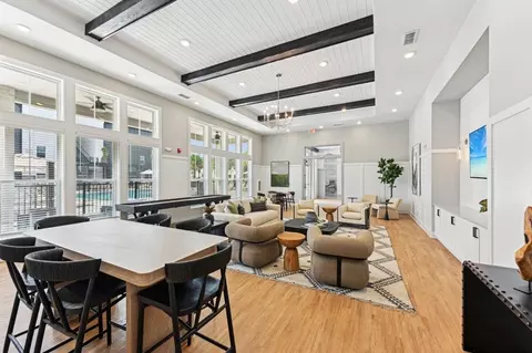 1100 N John Young Pkwy #332, Orlando, FL 32808