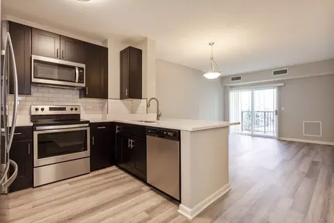 6466 Double Eagle Dr #0527, Woodridge, IL 60517